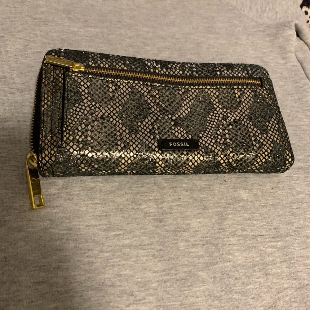Fossil Logan Snake Print zip around RFID wallet